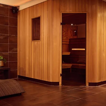 Hotel Der Valk 4*