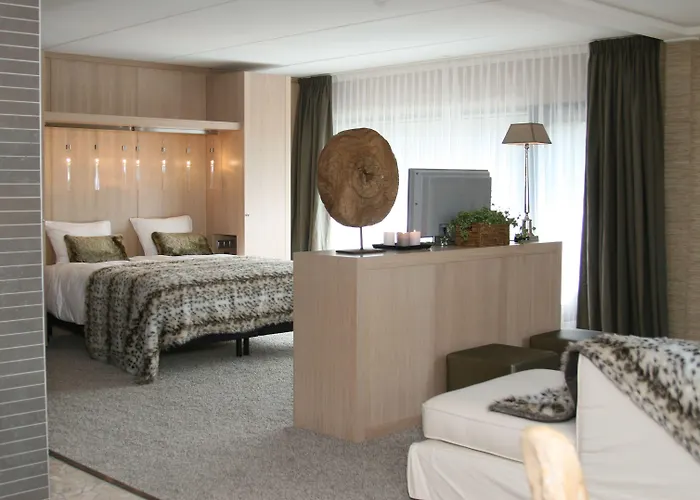 Hotel Der Valk 4*